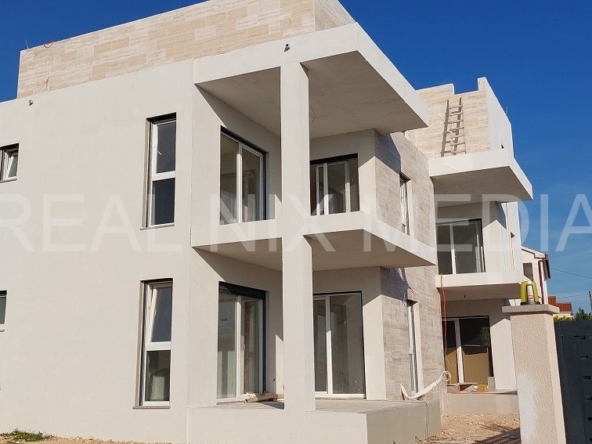 Apartman na moru  Prodaja  Privlaka  Privlaka