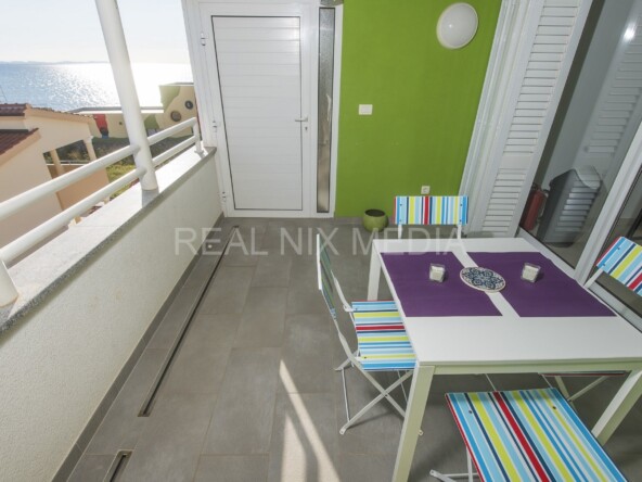 Apartman na moru  Prodaja  Privlaka  Privlaka