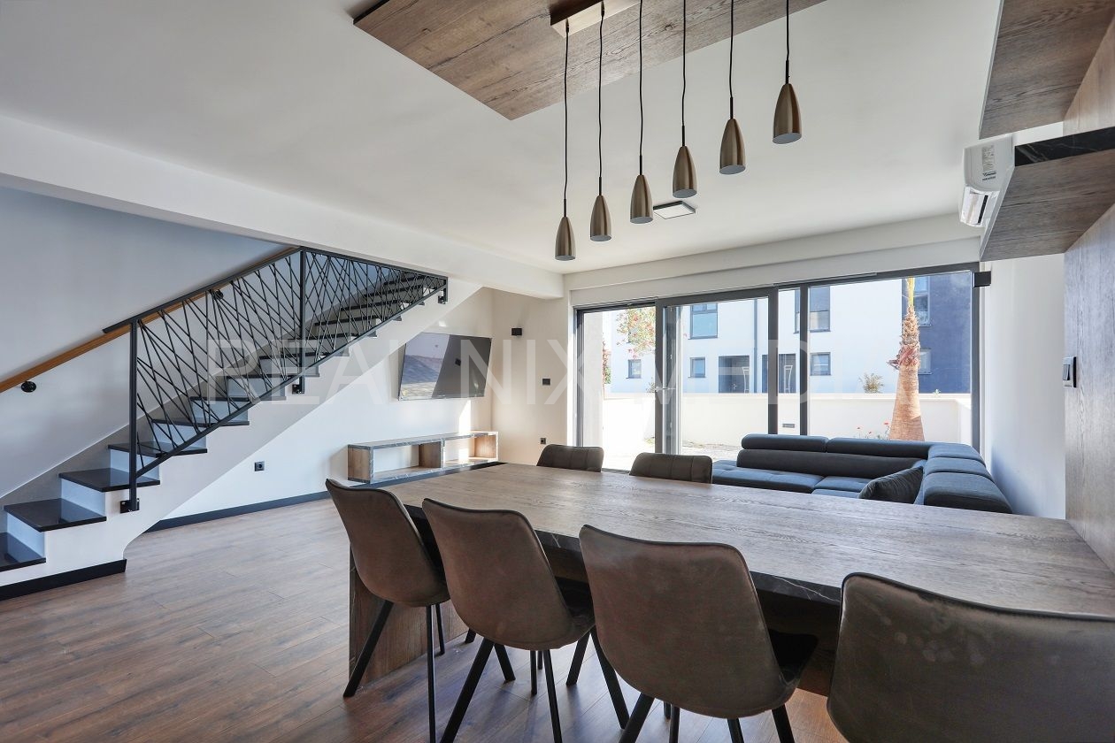 Apartman s okućnicom  Prodaja  Privlaka  Privlaka