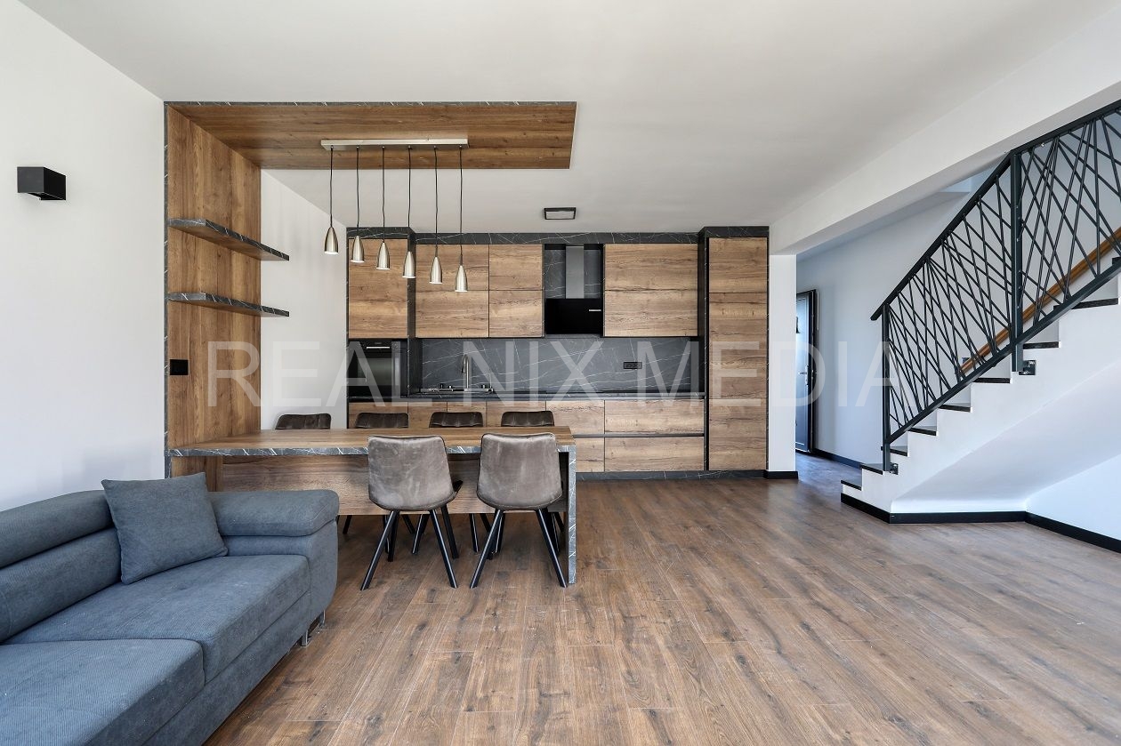 Apartman s okućnicom  Prodaja  Privlaka  Privlaka