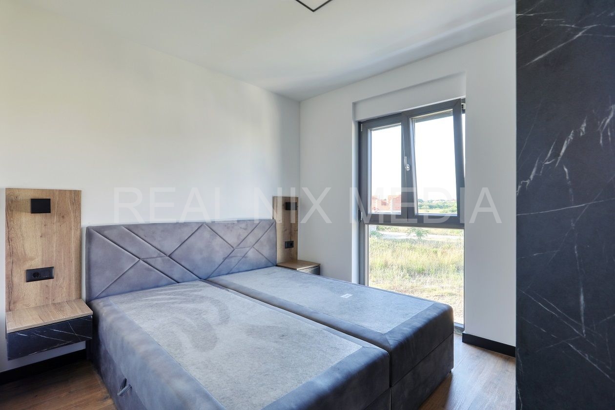 Apartman s okućnicom  Prodaja  Privlaka  Privlaka