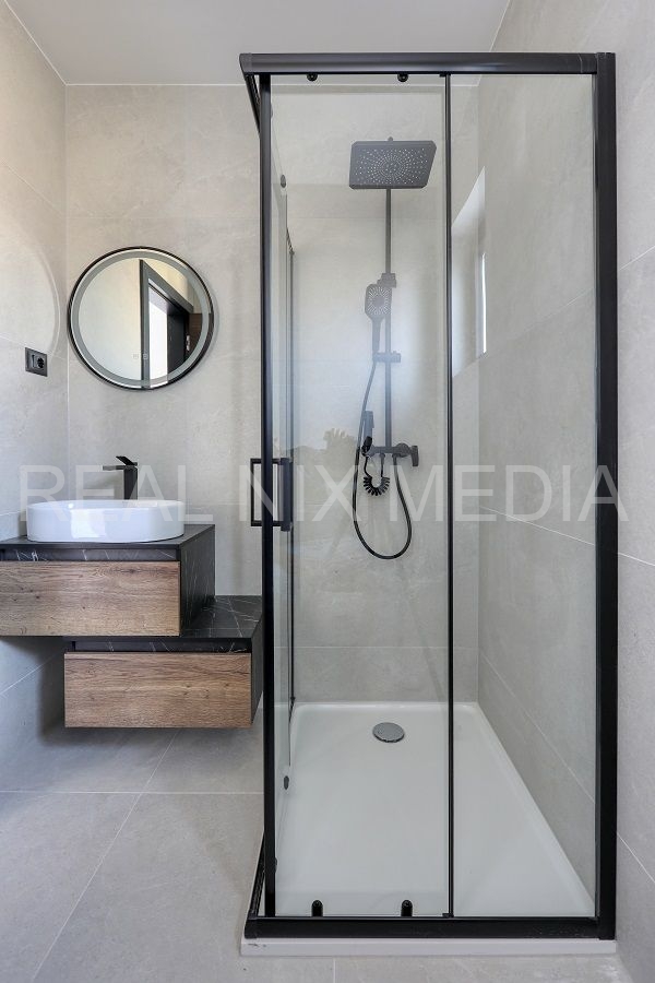 Apartman s okućnicom  Prodaja  Privlaka  Privlaka