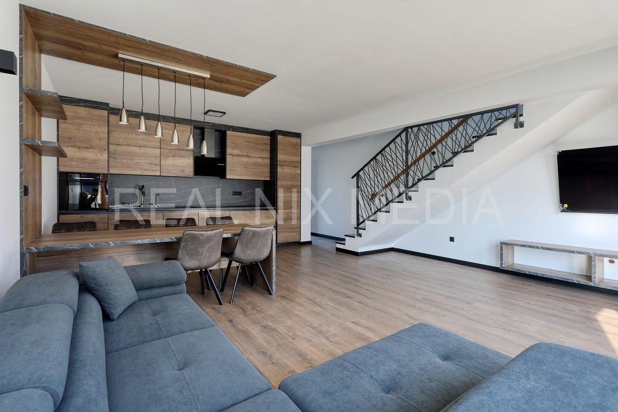 Apartman s okućnicom  Prodaja  Privlaka  Privlaka