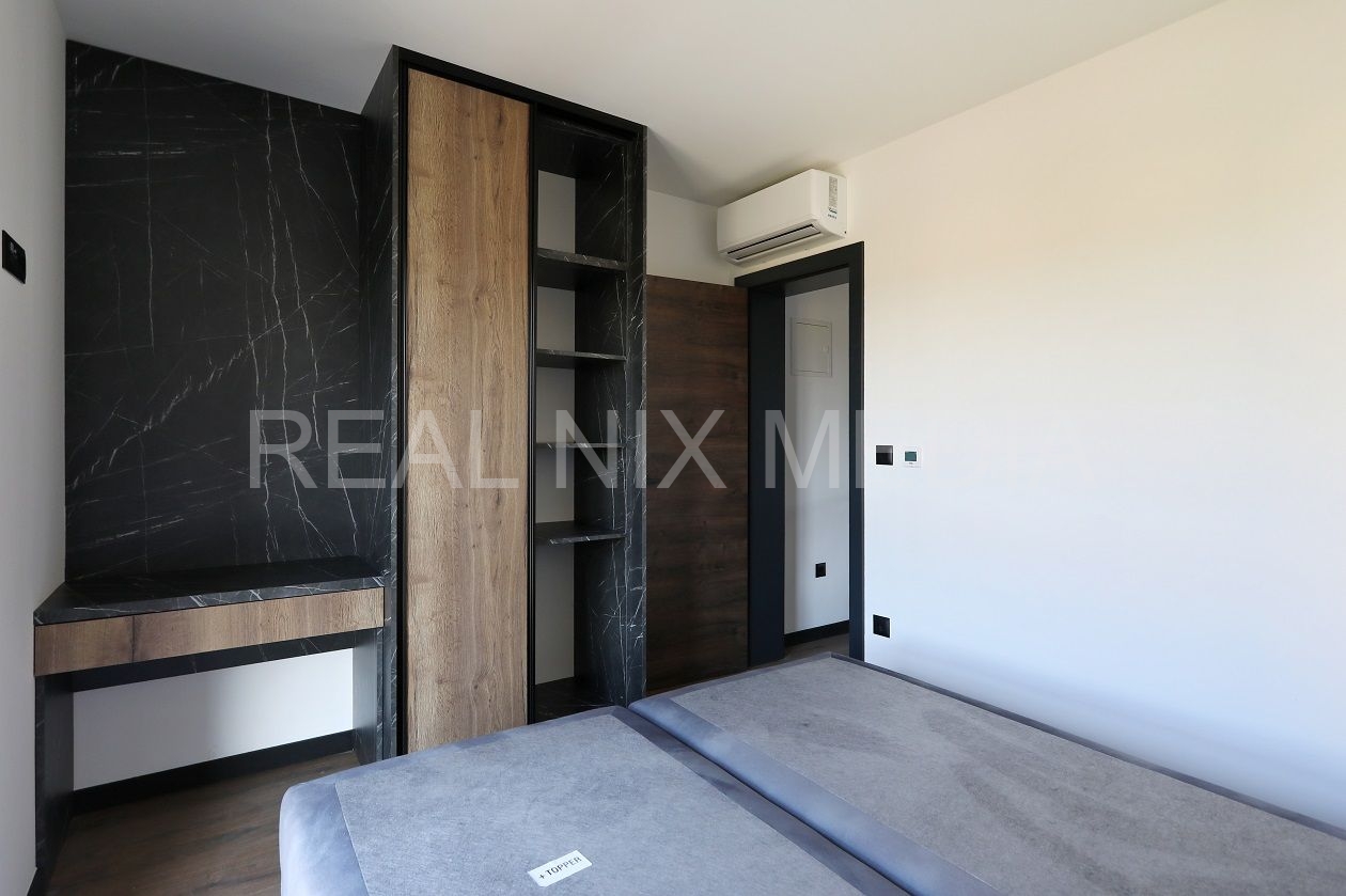 Apartman s okućnicom  Prodaja  Privlaka  Privlaka
