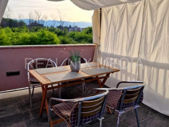 Dvojna kuća  Prodaja  Privlaka  Privlaka