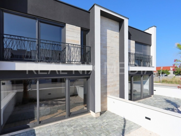 Stan višeetažni  Prodaja  Privlaka  Privlaka