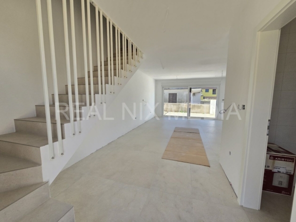 Kuća u nizu  Prodaja  Vrsi  Vrsi