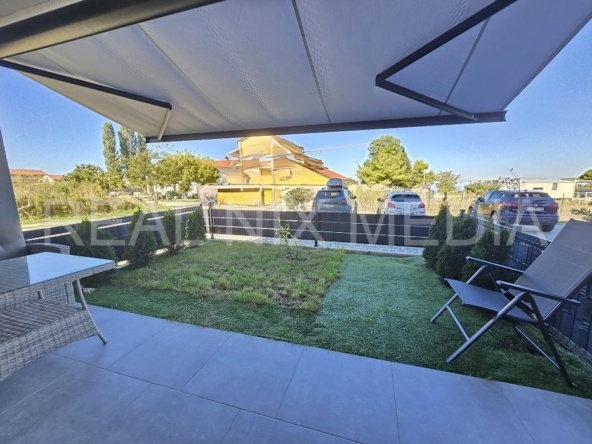 Stan u zgradi  Prodaja  Vrsi  Zukve