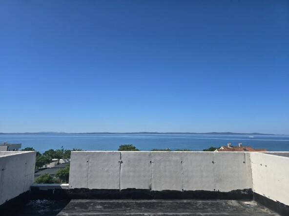 Apartman na moru  Prodaja  Privlaka  Privlaka