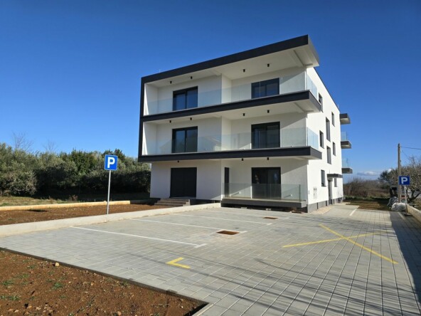 Apartman na moru  Prodaja  Privlaka  Privlaka