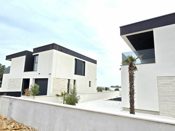 Luksuzna vila  Prodaja  Privlaka  Privlaka