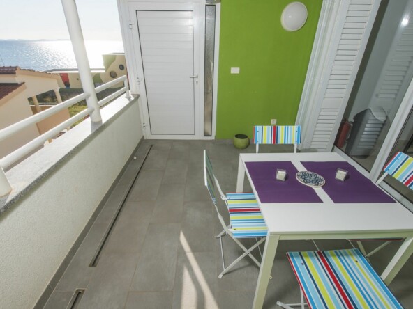 Apartman na moru  Prodaja  Privlaka  Privlaka