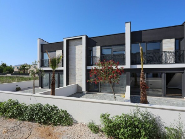 Apartman s okućnicom  Prodaja  Privlaka  Privlaka