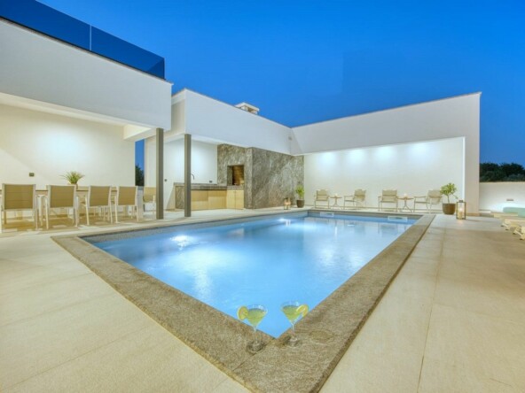 Vila  Prodaja  Nin  Zaton