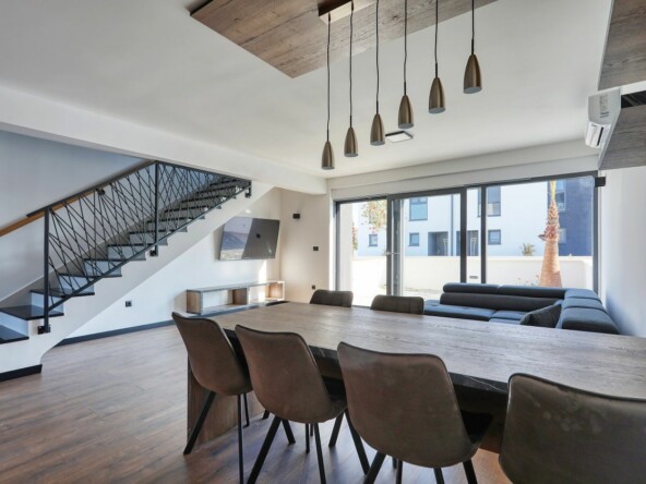 Stan višeetažni  Prodaja  Privlaka  Privlaka