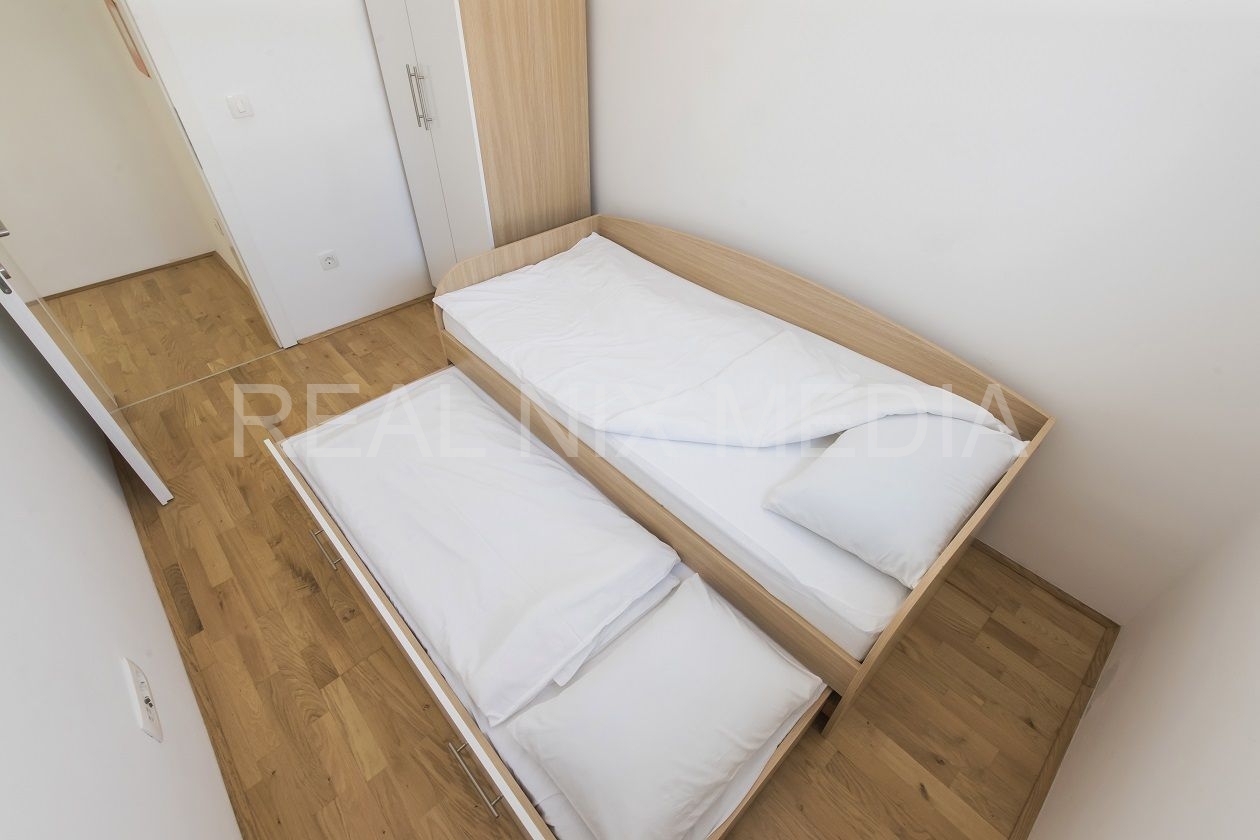 Apartman na moru  Prodaja  Privlaka  Privlaka